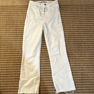 I am selling white fitted women’s jeans. They are size 25 in the brand Hudson